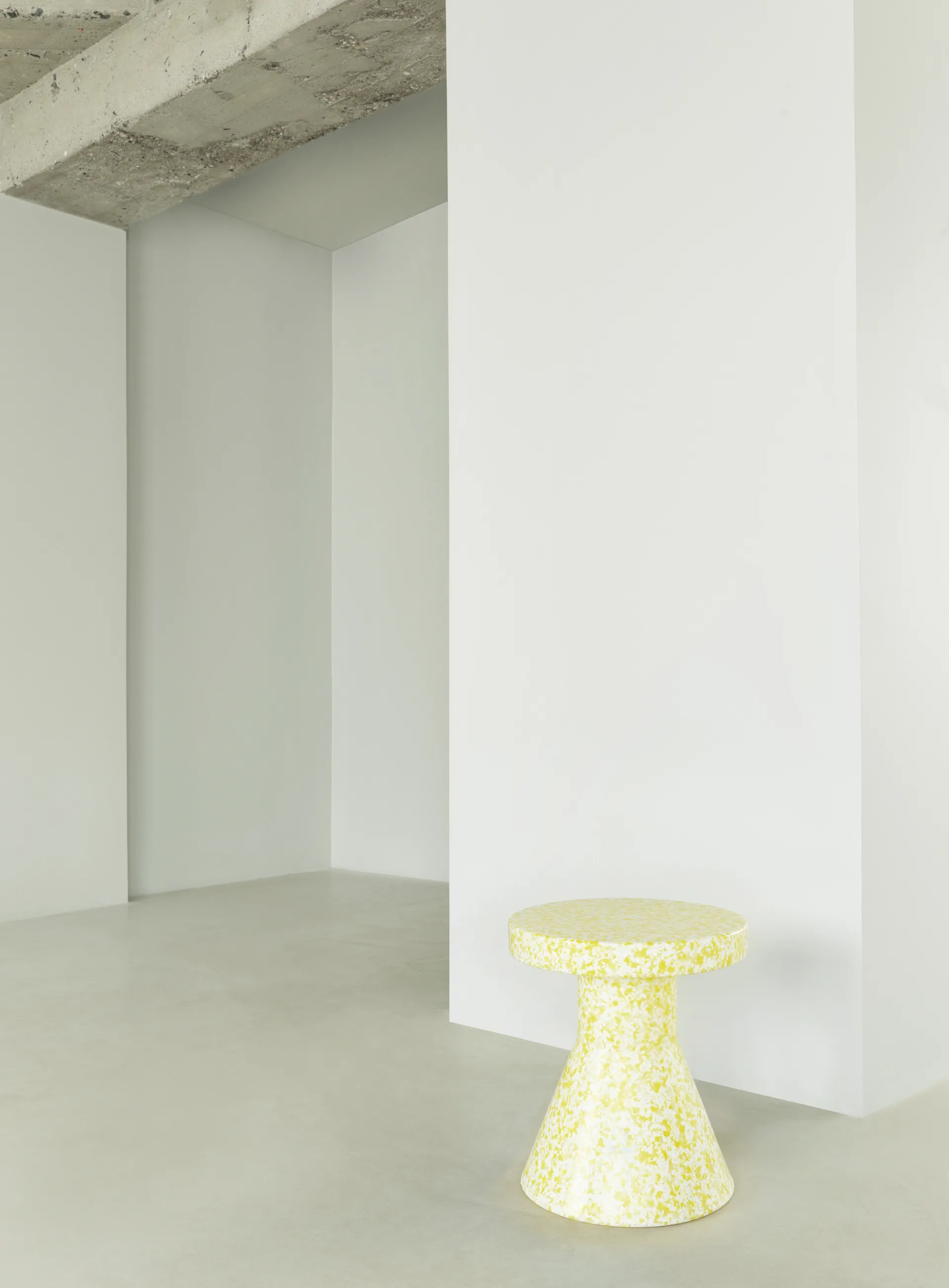Bit Cone ronde kruk, Geel, Ø36x42 cm Normann Copenhagen