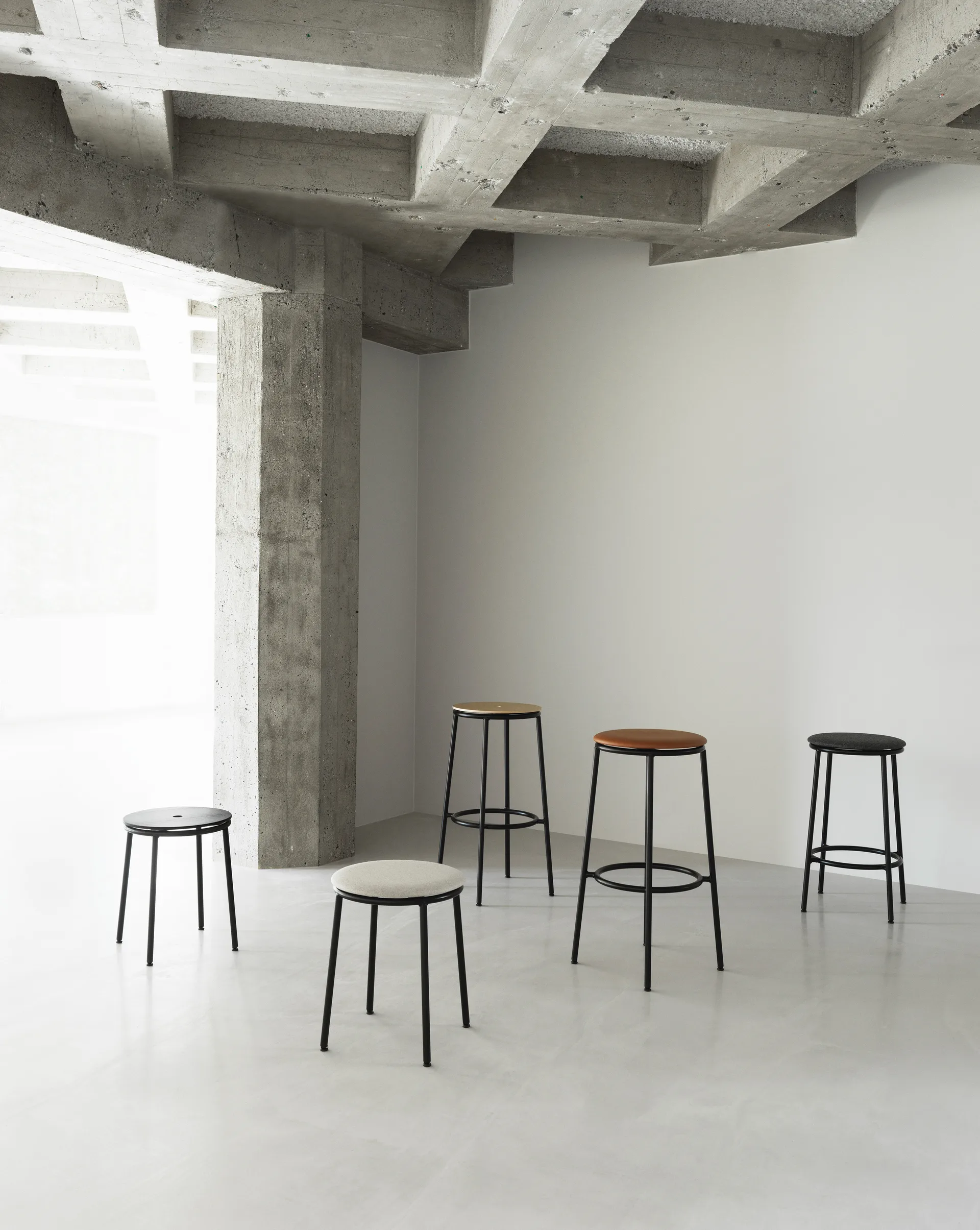 Circa barkruk 75 cm, Eiken Normann Copenhagen