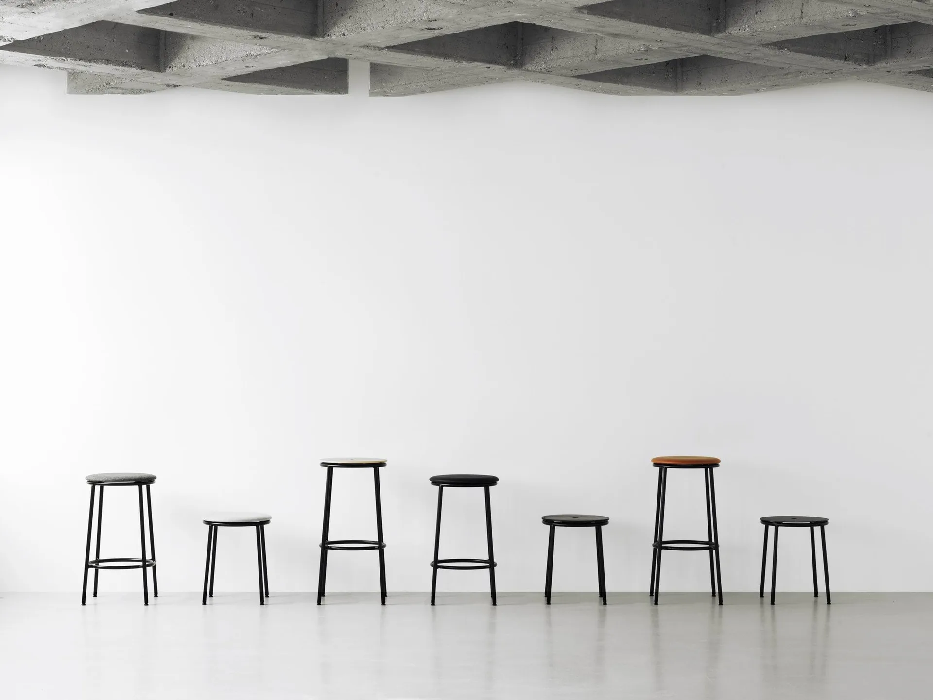 Circa kruk 45 cm, Zwart eikenhout Normann Copenhagen