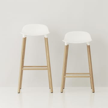 Form Chair barkruk eiken poten - wit - Normann Copenhagen