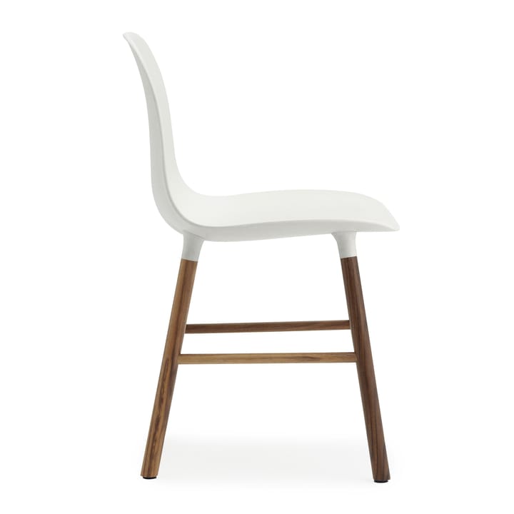 Form Chair stoel walnoothouten poten 2-pack - wit-walnoot - Normann Copenhagen