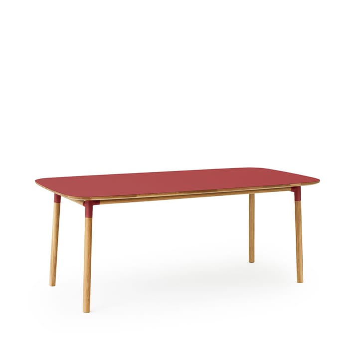 Form Eettafel, red, eikenhouten poten Normann Copenhagen