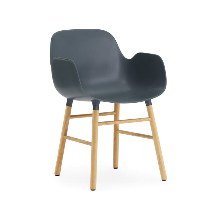 Form stoel met armleuningen - blue, eikenhouten poten - Normann Copenhagen