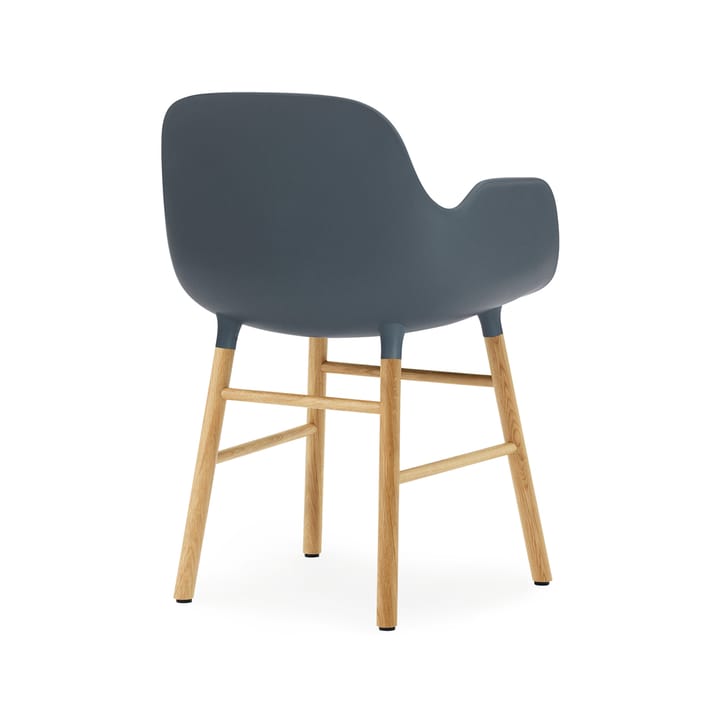 Form stoel met armleuningen - blue, eikenhouten poten - Normann Copenhagen