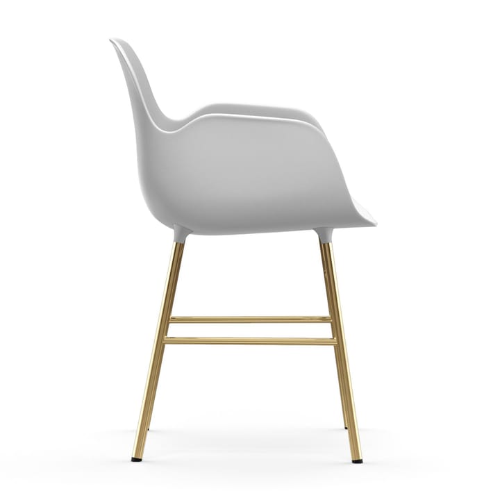 Form stoel met armleuningen messing poten, Wit Normann Copenhagen