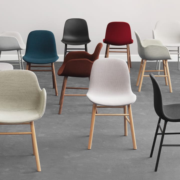 Form Stoel, red, eikenhouten poten Normann Copenhagen