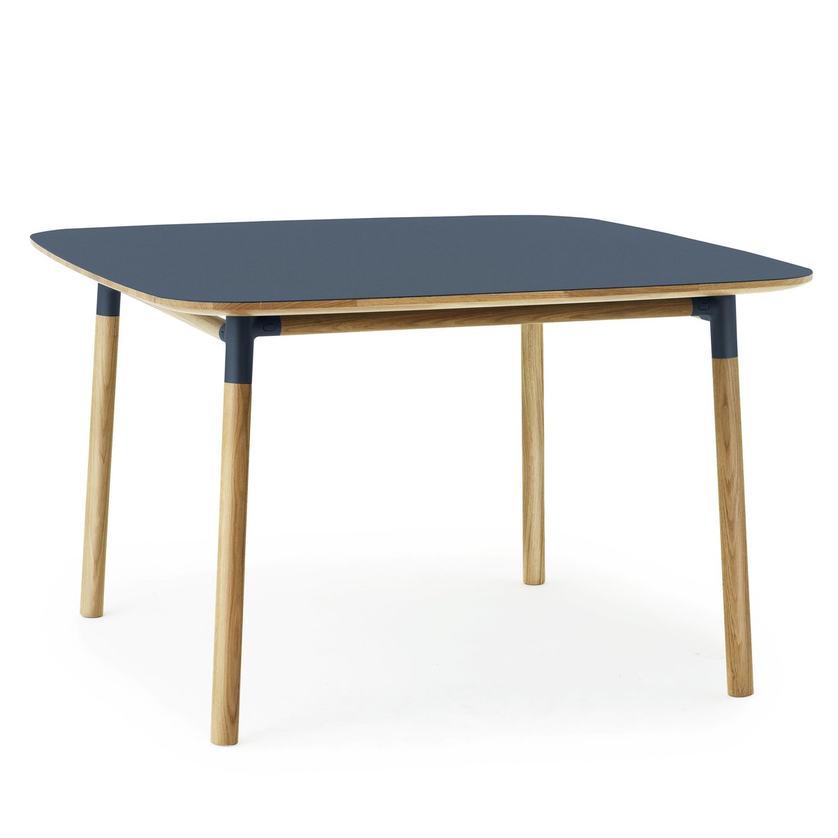 Normann Copenhagen Form tafel 120x120 cm blauw | Scandinavisch Interieur | Eettafels | Blauw