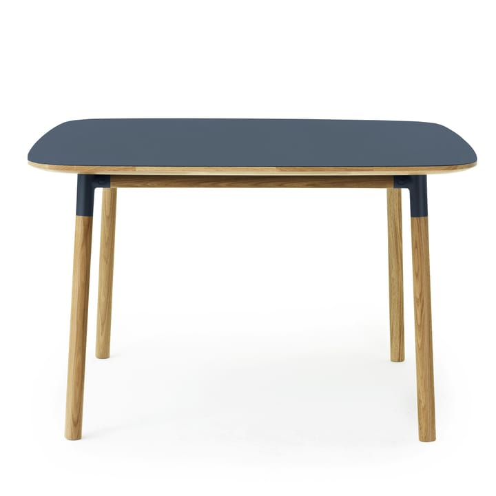 Form tafel 120x120 cm, blauw Normann Copenhagen