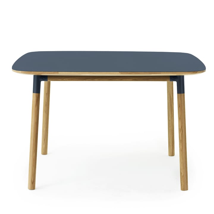 Form tafel 120x120 cm - blauw - Normann Copenhagen