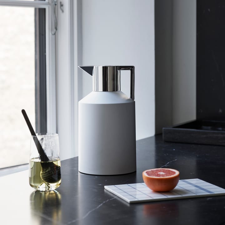 Geo thermoskan 1,5 l, Wit-zilver Normann Copenhagen