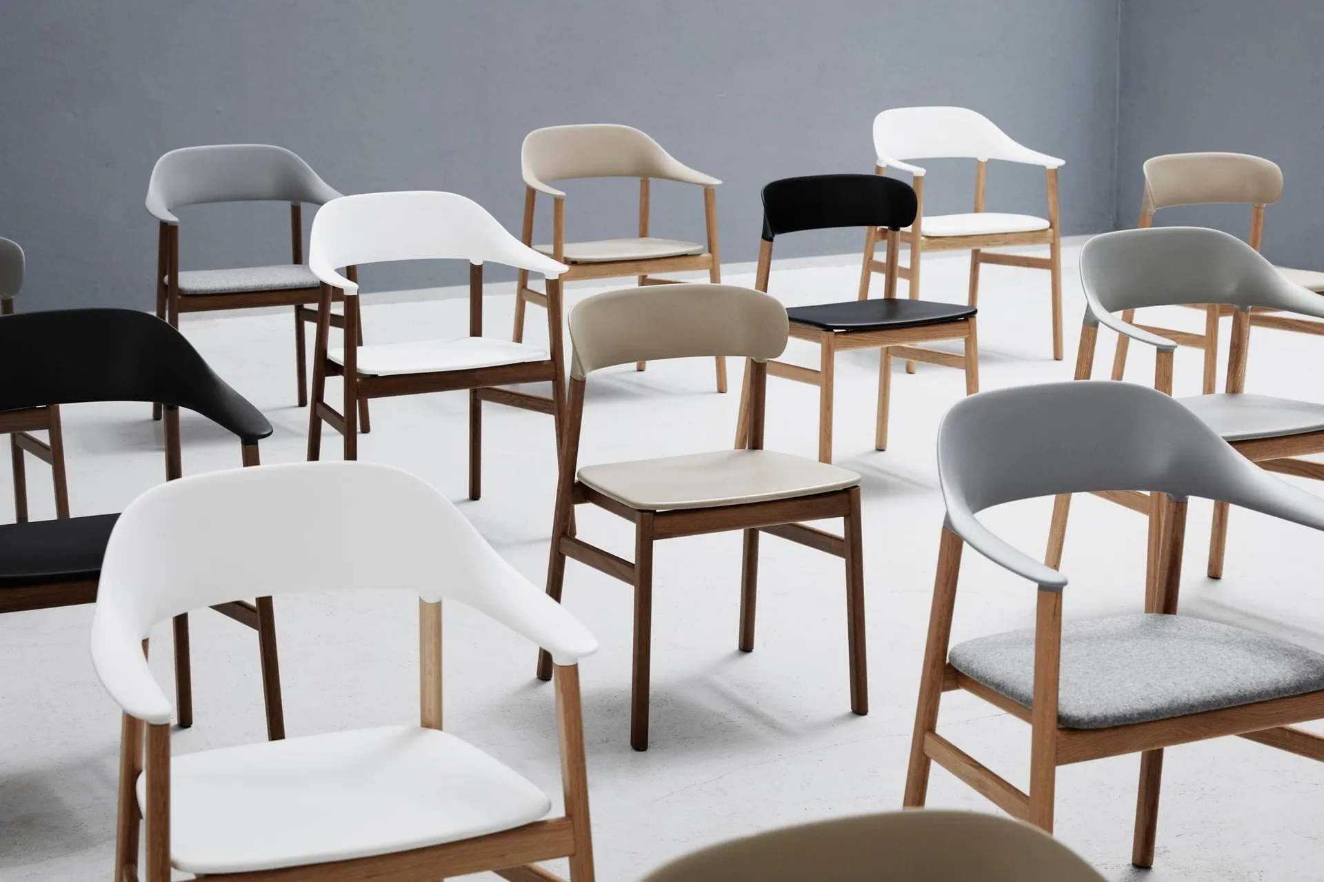 Herit stoel gerookt eikenhout, Grijs Normann Copenhagen