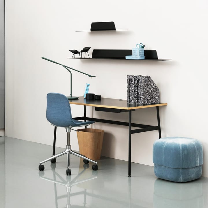 Journal bureau, zwart laminaat, zwarte stalen poten en lade Normann Copenhagen