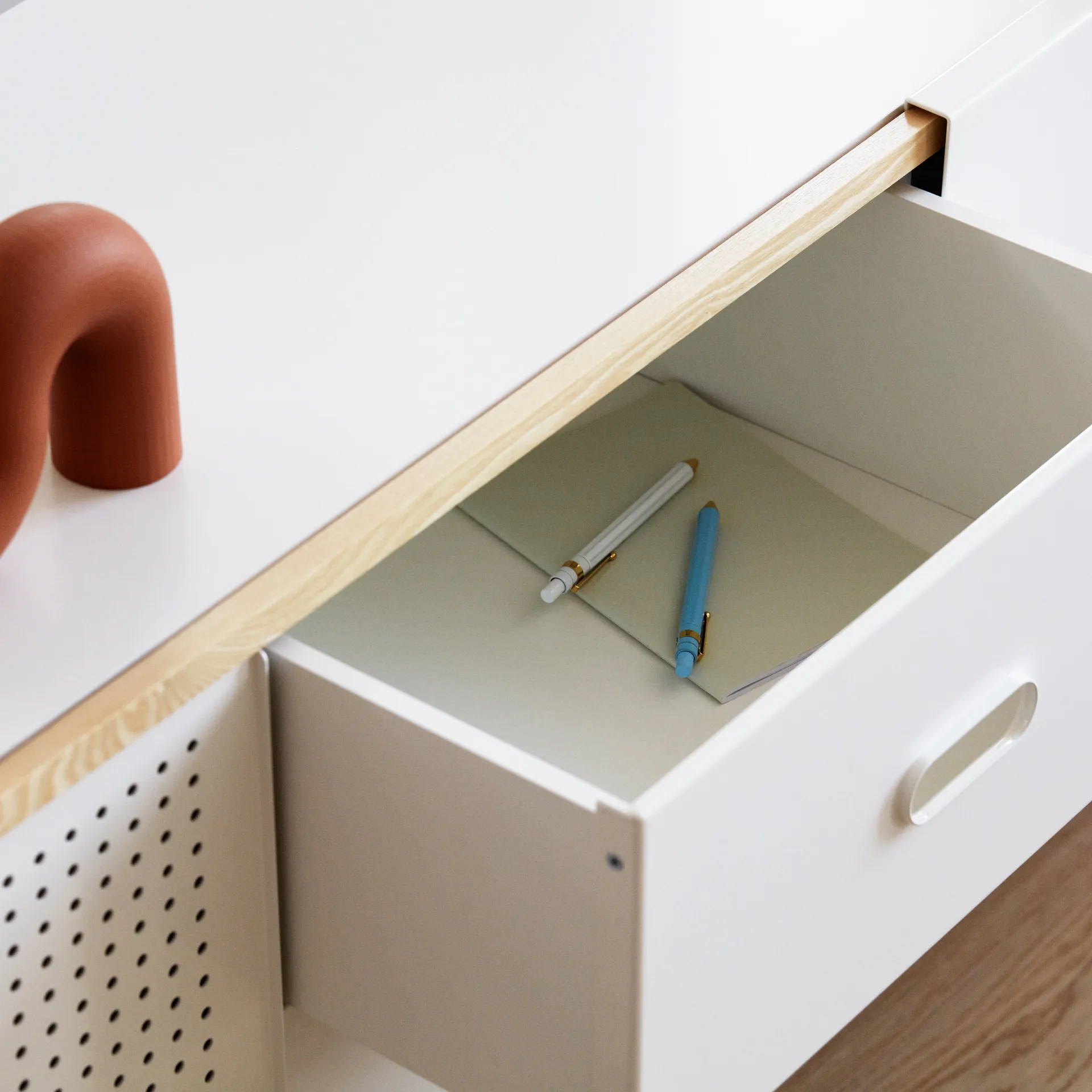 Kabino sideboard large, wit Normann Copenhagen