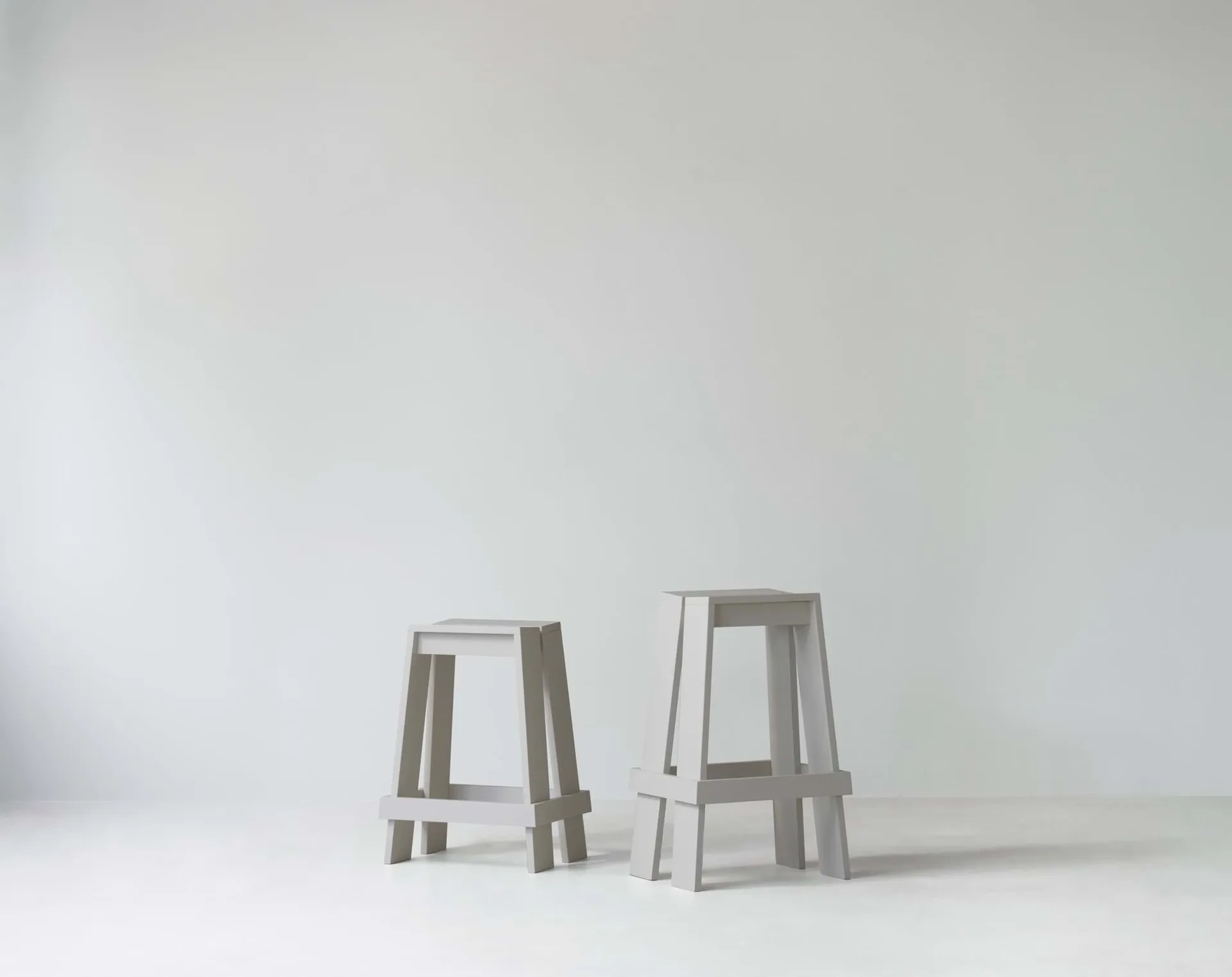 Let barkruk 65 cm, Light Grey Normann Copenhagen