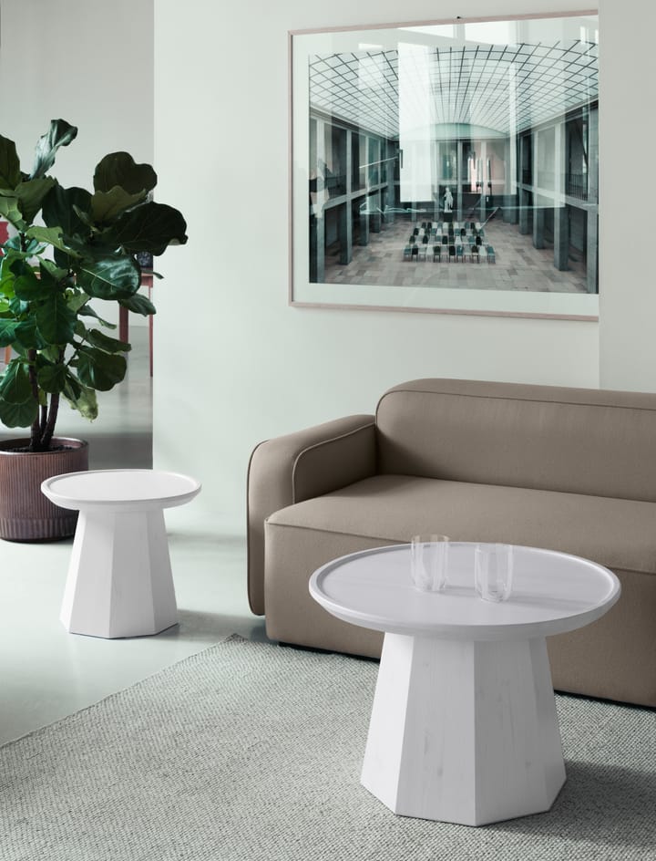 Pine table large bijzettfel Ø65 cm H:44,5 cm, Rose Normann Copenhagen