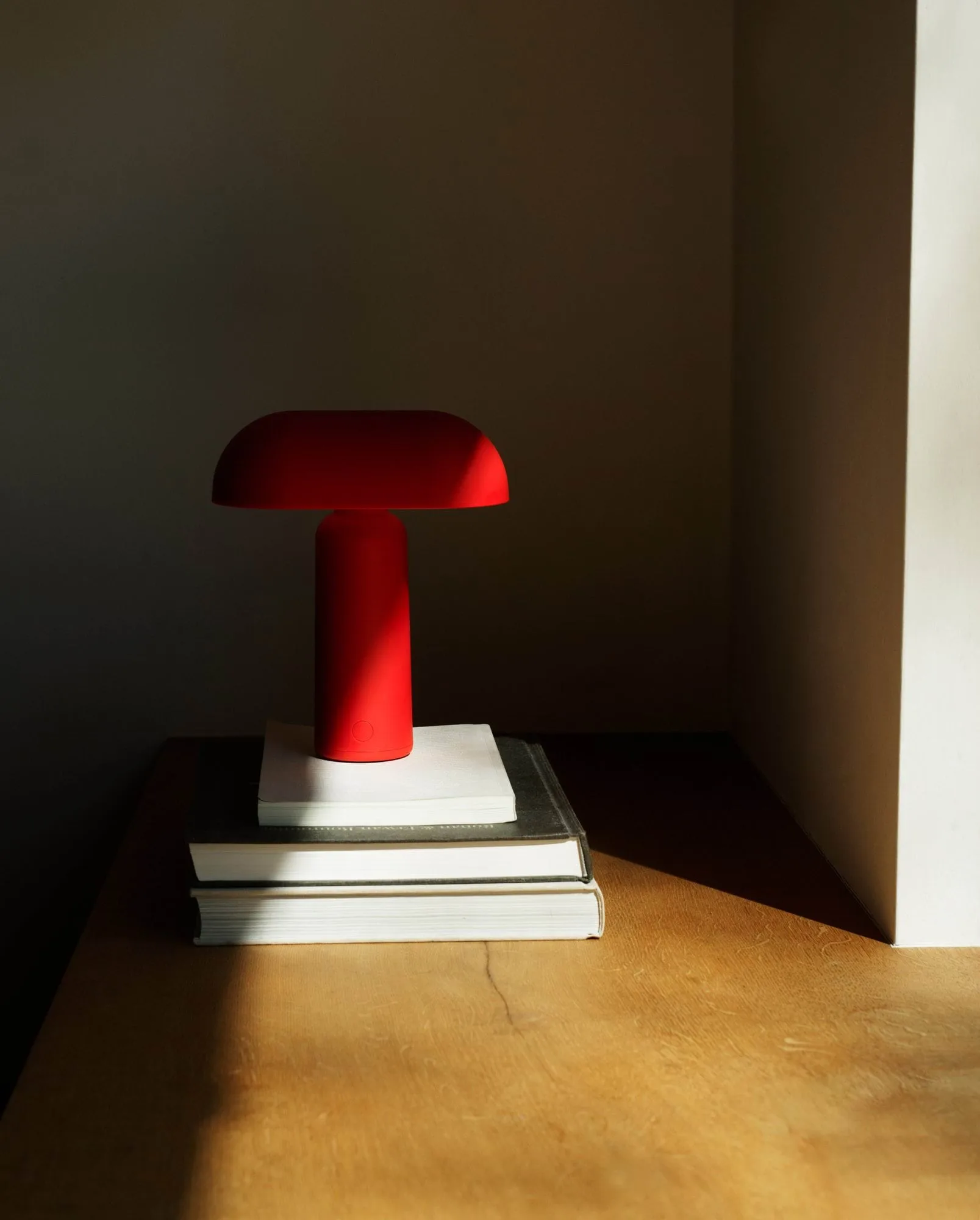 Porta tafellamp, Bright red Normann Copenhagen