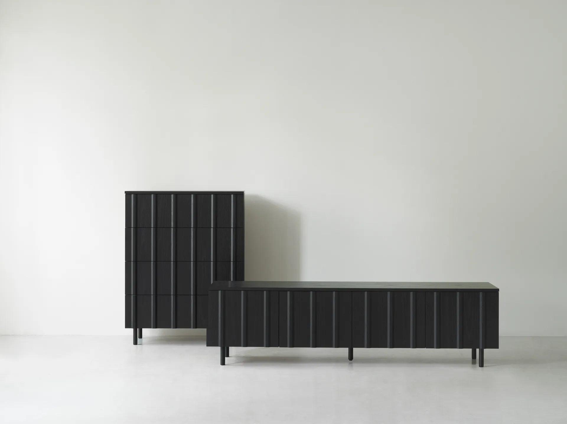 Rib dressoir laag, Soft Black Normann Copenhagen
