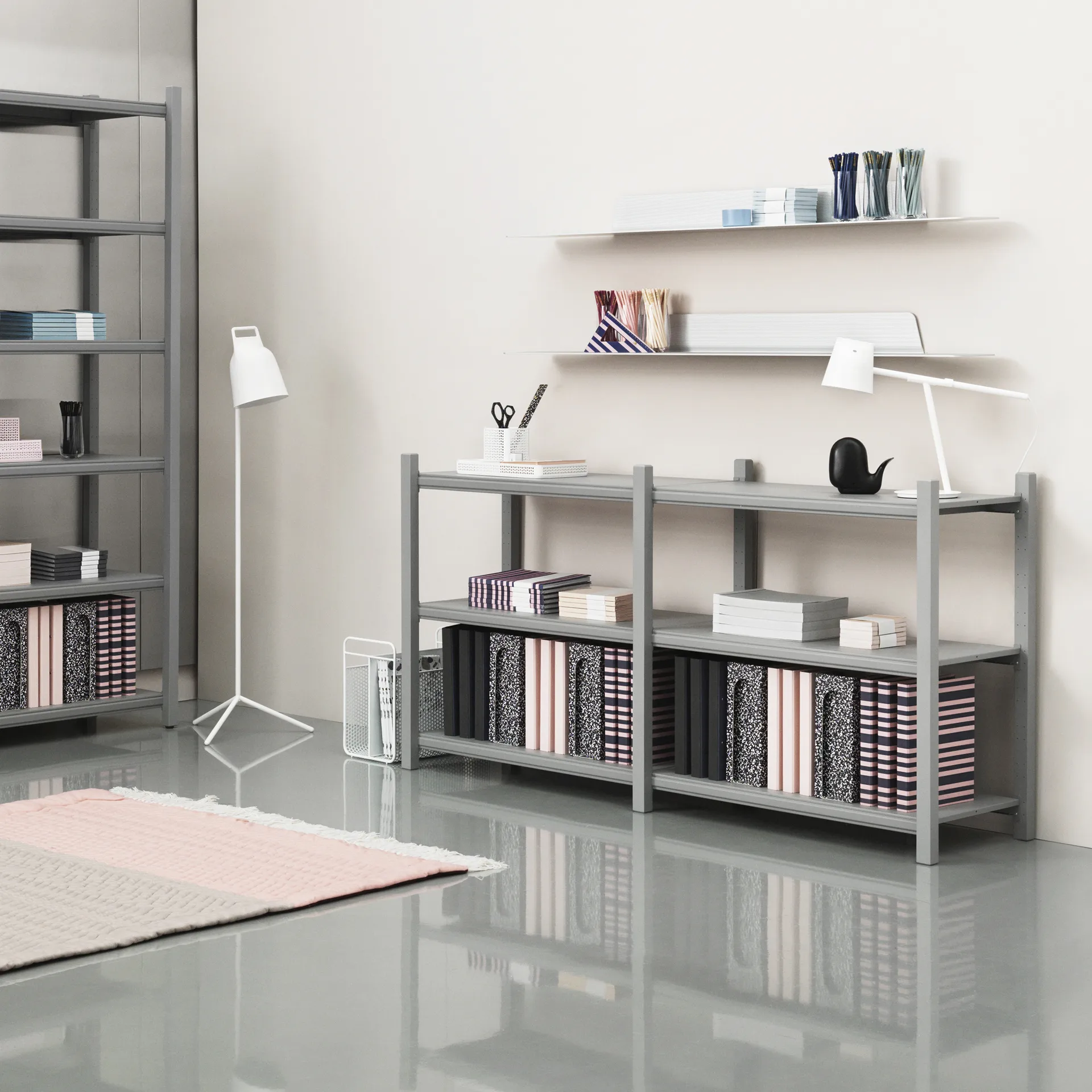 Stage vloerlamp, grey, gepoedercoat staal Normann Copenhagen