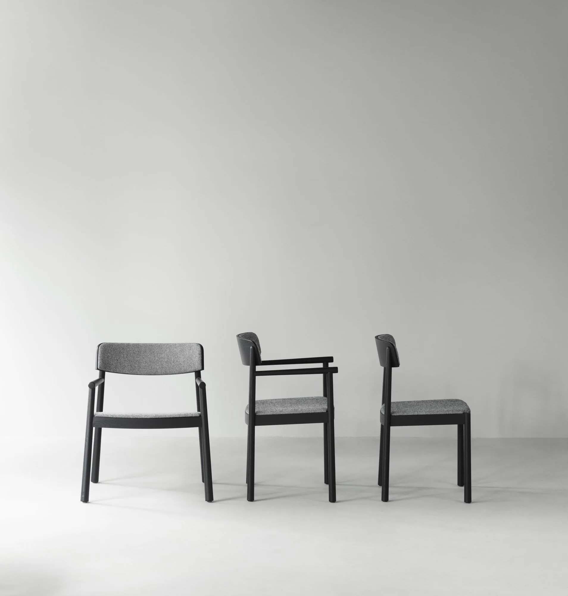 Timb fauteuil, Black ash-Hallingdal 166 Normann Copenhagen