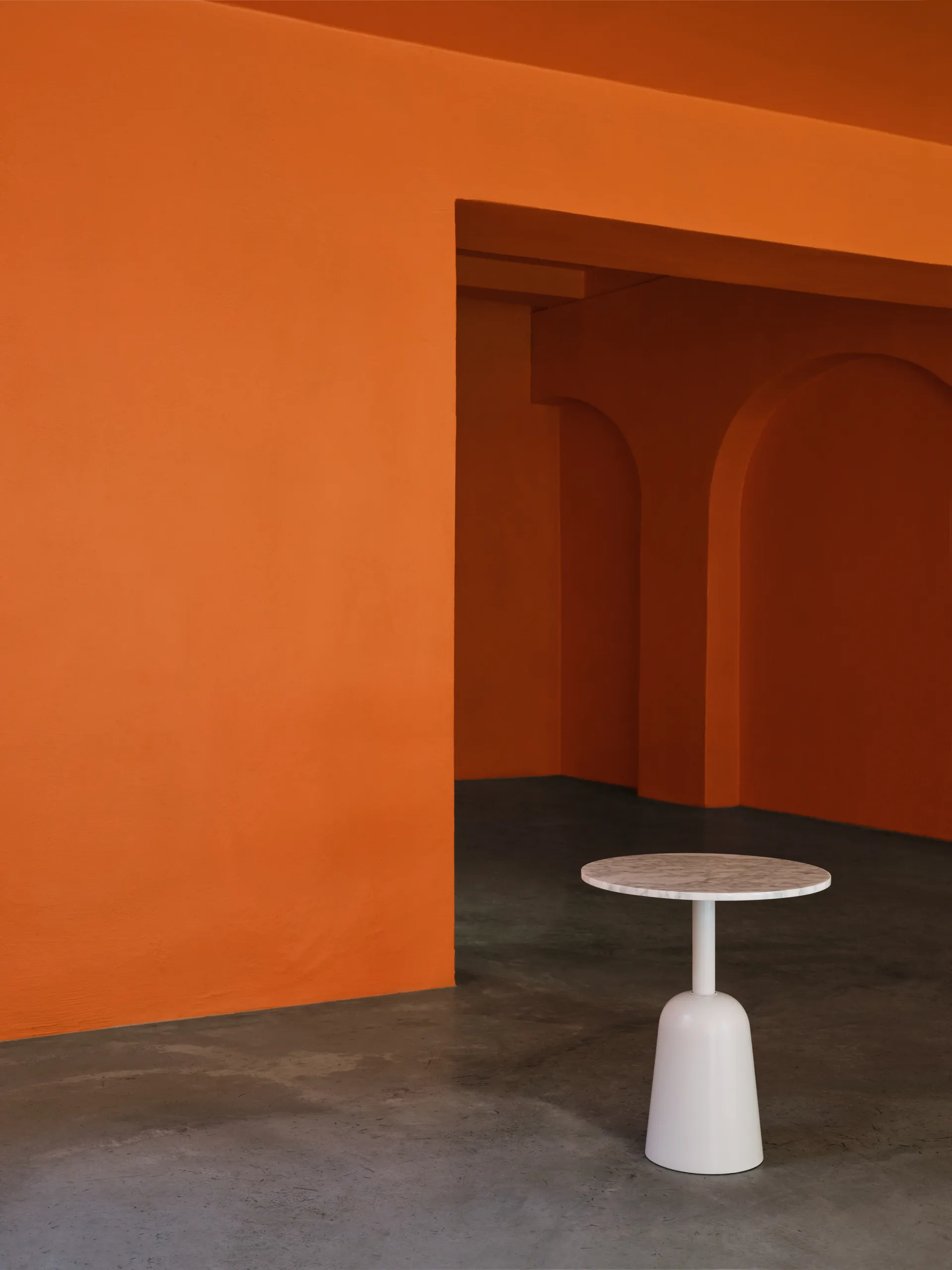 Turn verstelbare tafel Ø55 cm, Wit marmer Normann Copenhagen