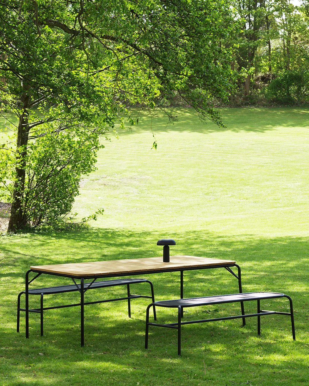 Vig Robinia eettafel 90x200 cm, Black Normann Copenhagen