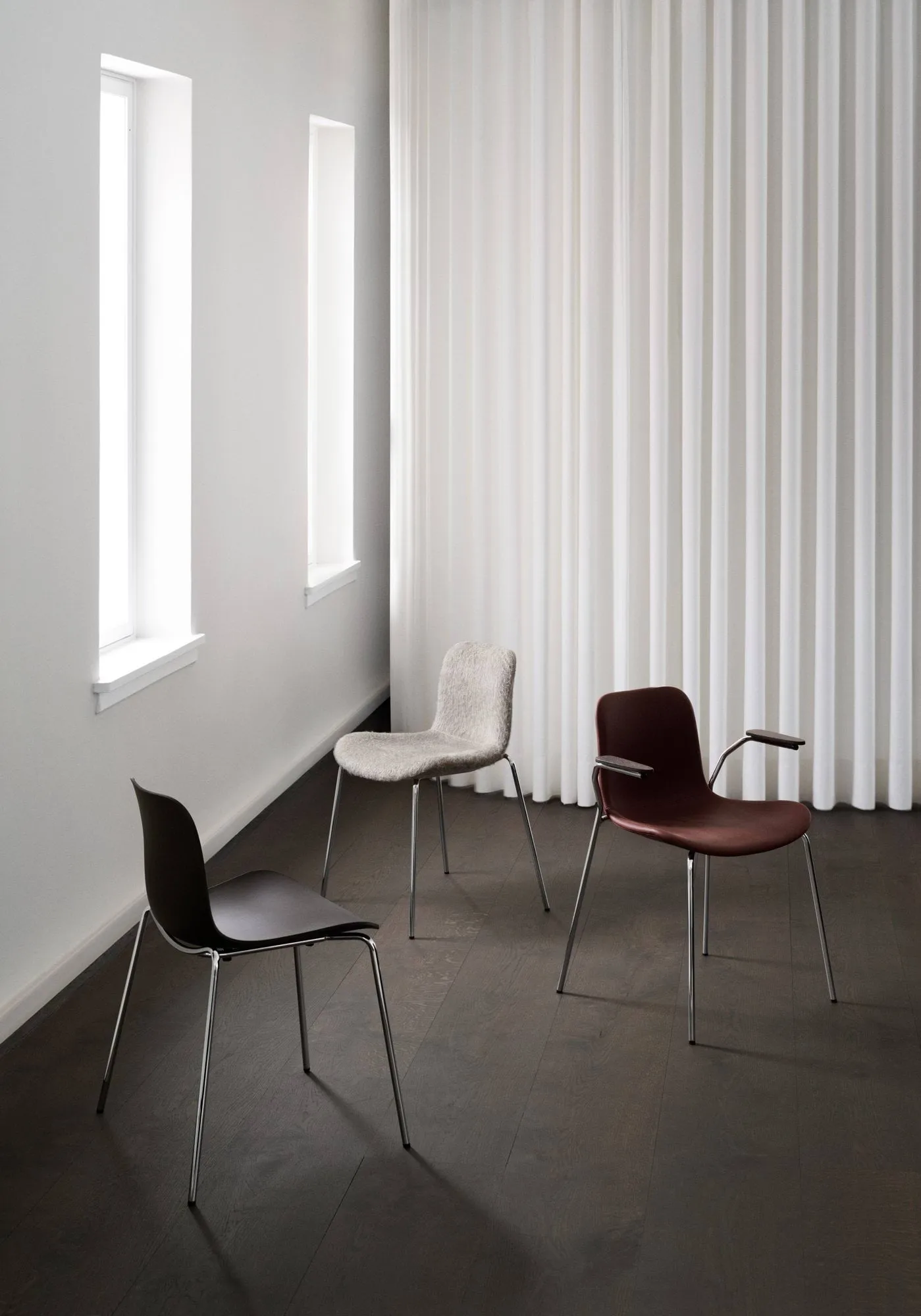 Langue stoel, Ecru-verchroomd frame NORR11