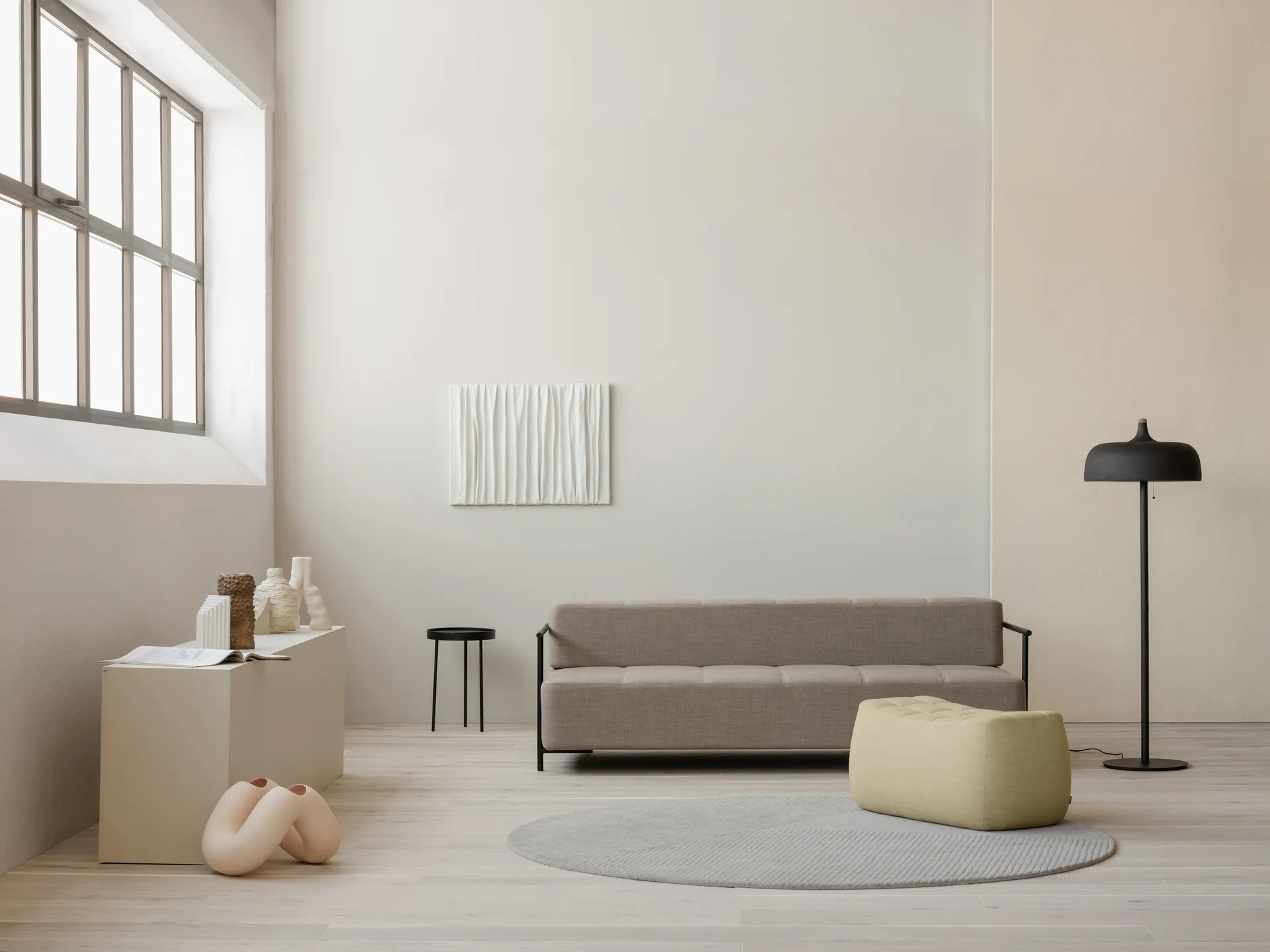 Acorn vloerlamp, Matzwart Northern