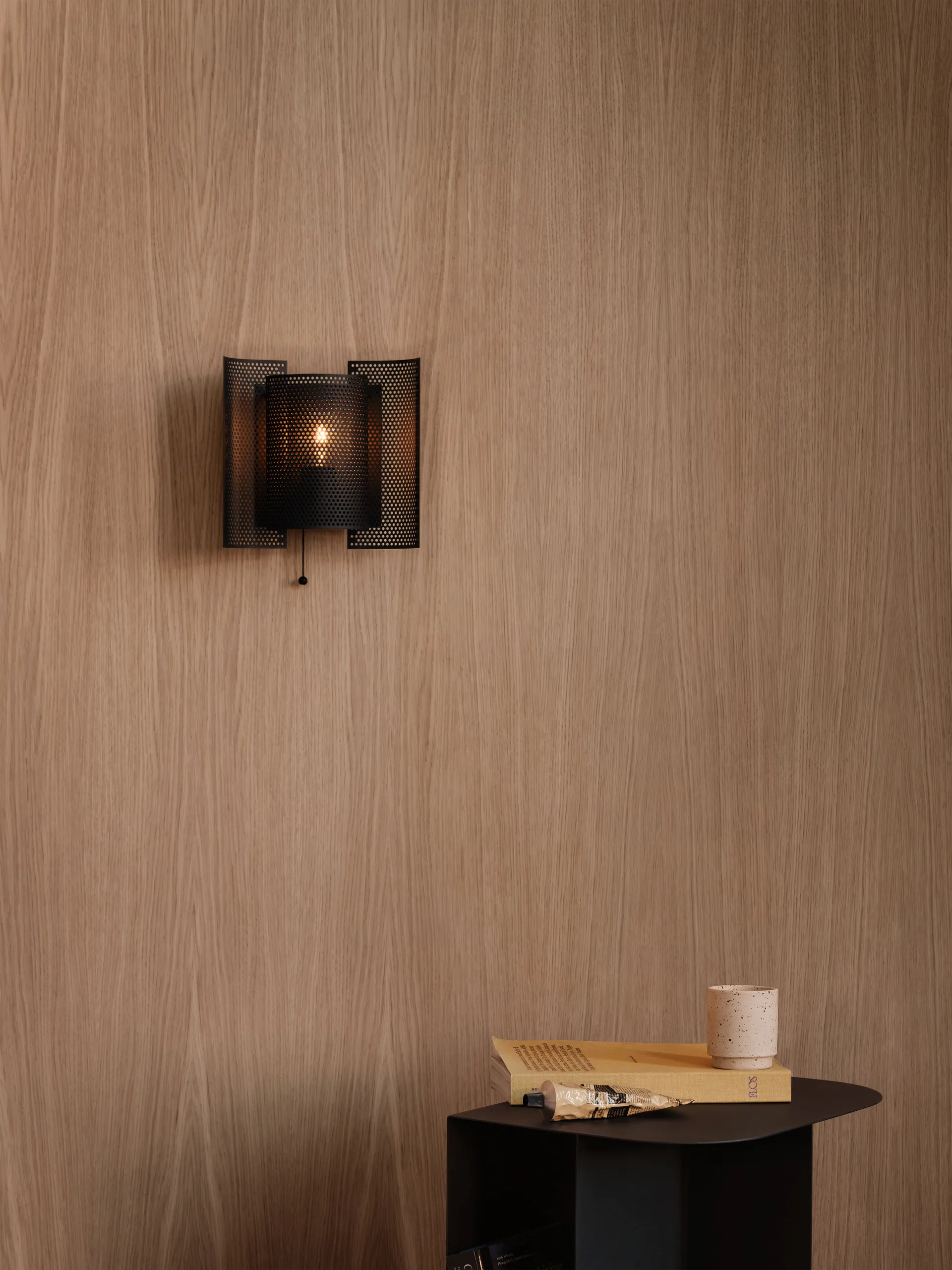 Butterfly wandlamp geperforeerd, Zwart Northern