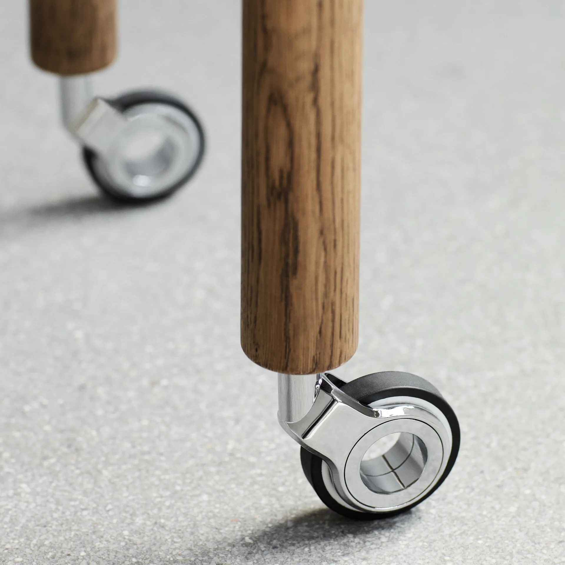 Loud serveertrolley op wielen, gerookt eikenhout Northern