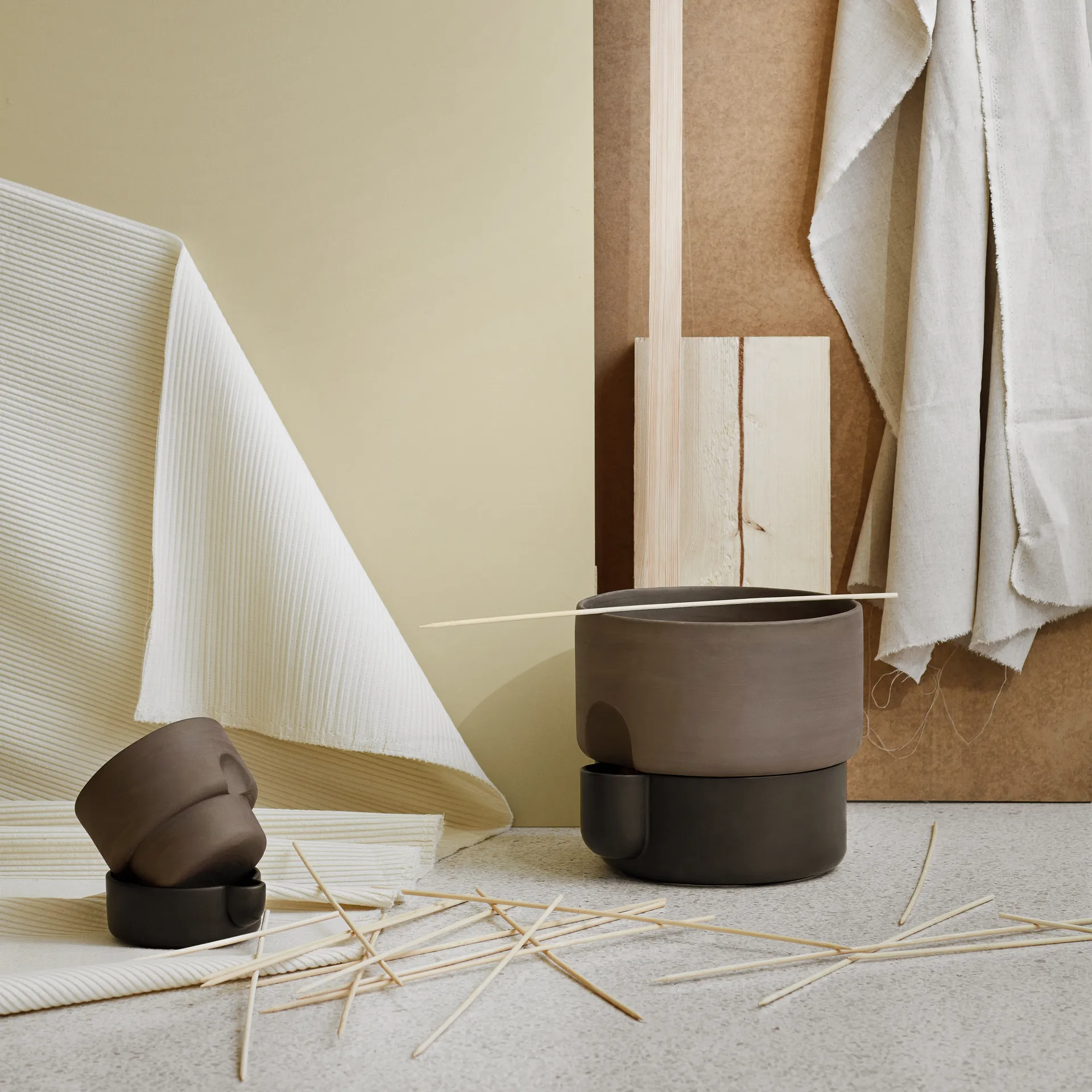 Oasis zelfwaterende bloempot groot Ø27.5 cm, Donkerbruin Northern