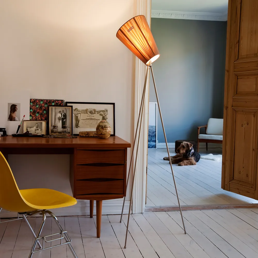 Oslo Wood Vloerlamp, beige, matzwart onderstel Northern
