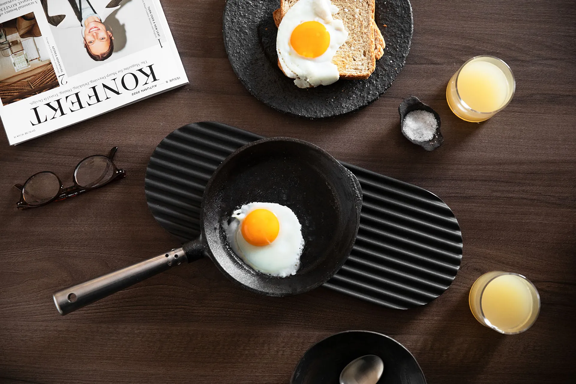 Podium dienblad 40 cm, Black basalt stone Northern