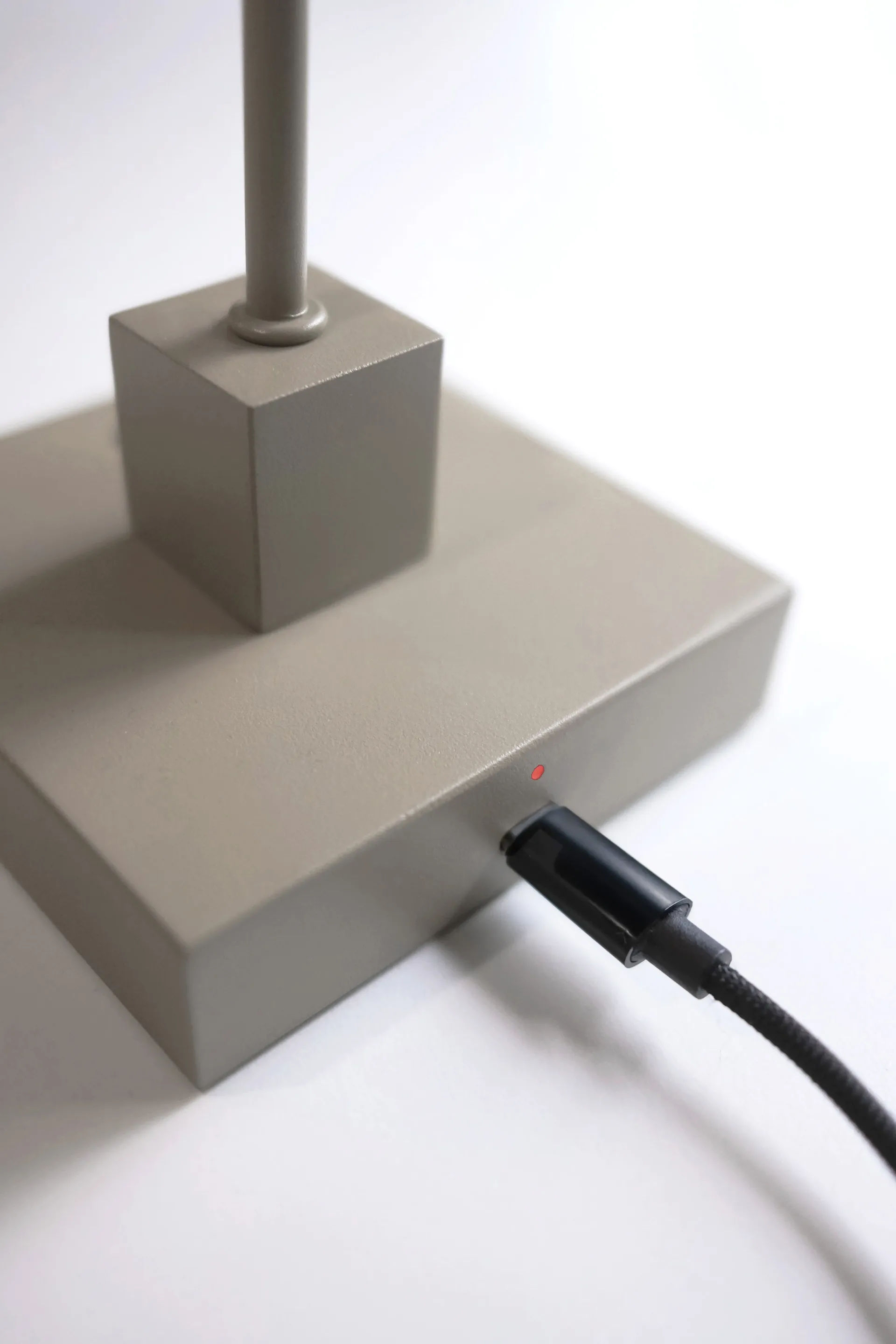 Snowball draagbare tafellamp 33 cm, Grijs beige Northern