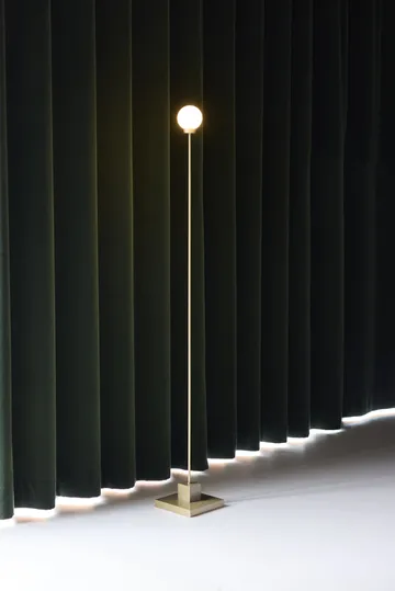 Snowball draagbare vloerlamp 122 cm - Messing - Northern