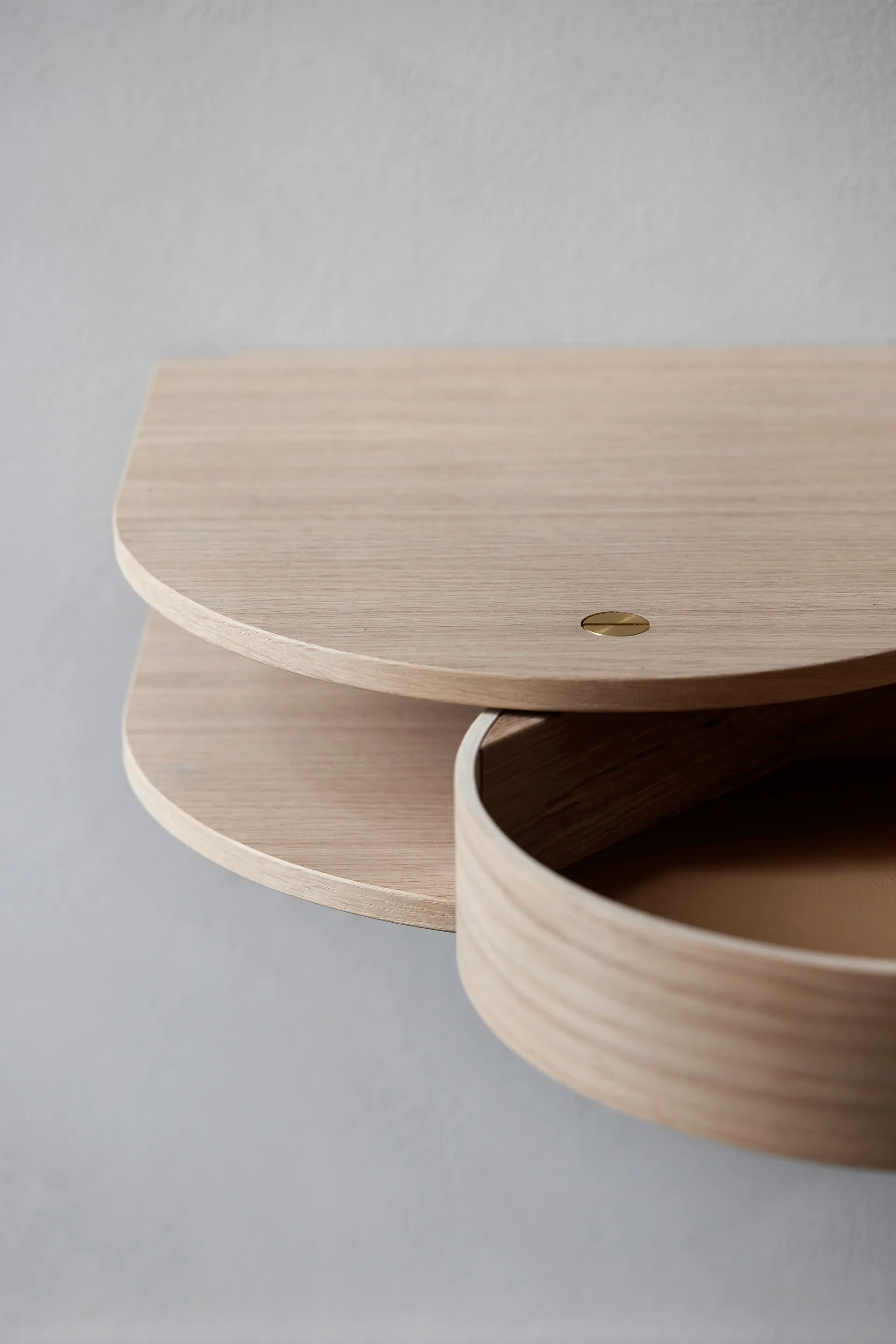 Valet hangend opbergdoosje voor aan de muur small, Light oiled oak Northern