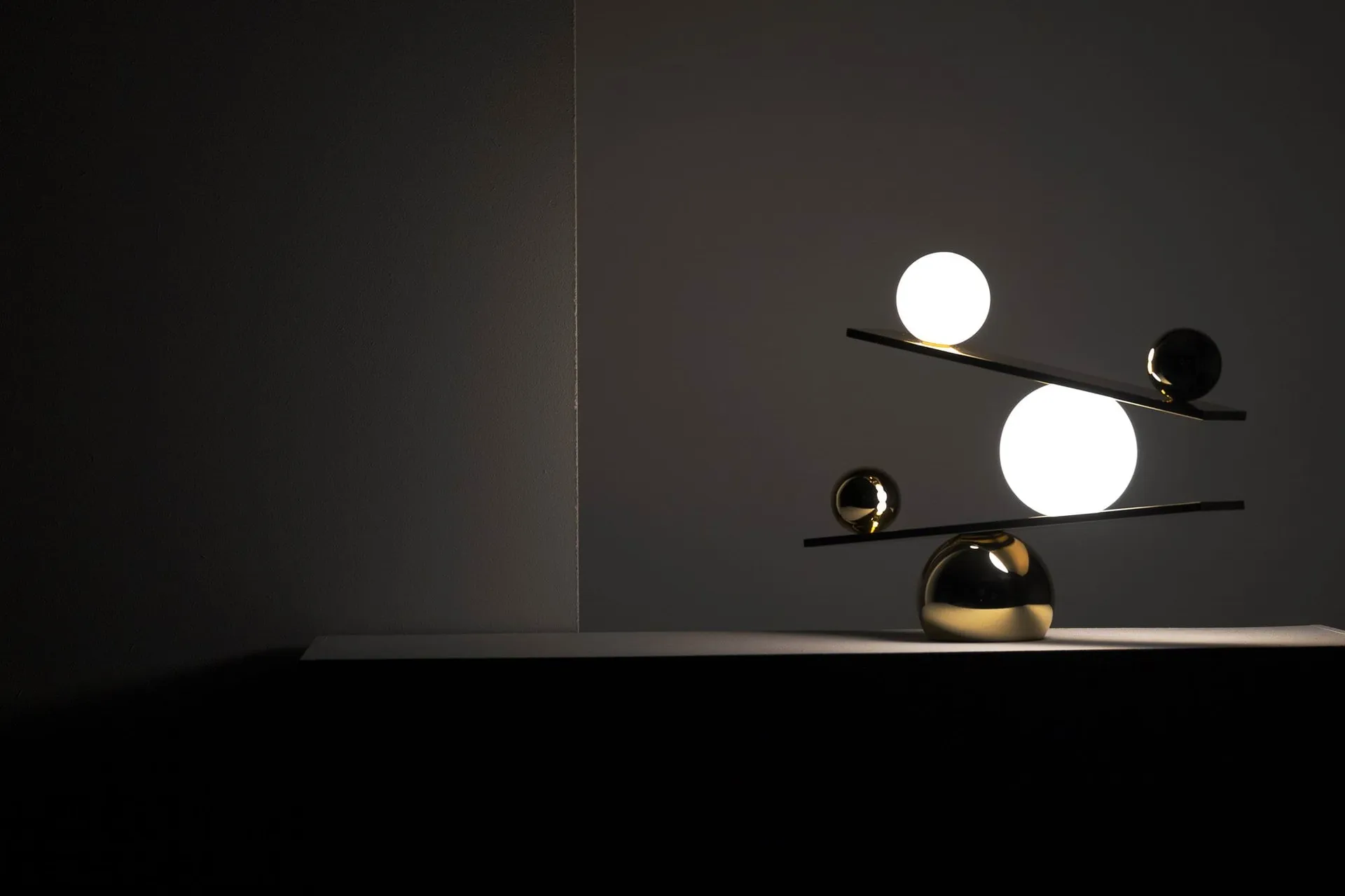 Balance tafellamp, Brass, v2 Oblure