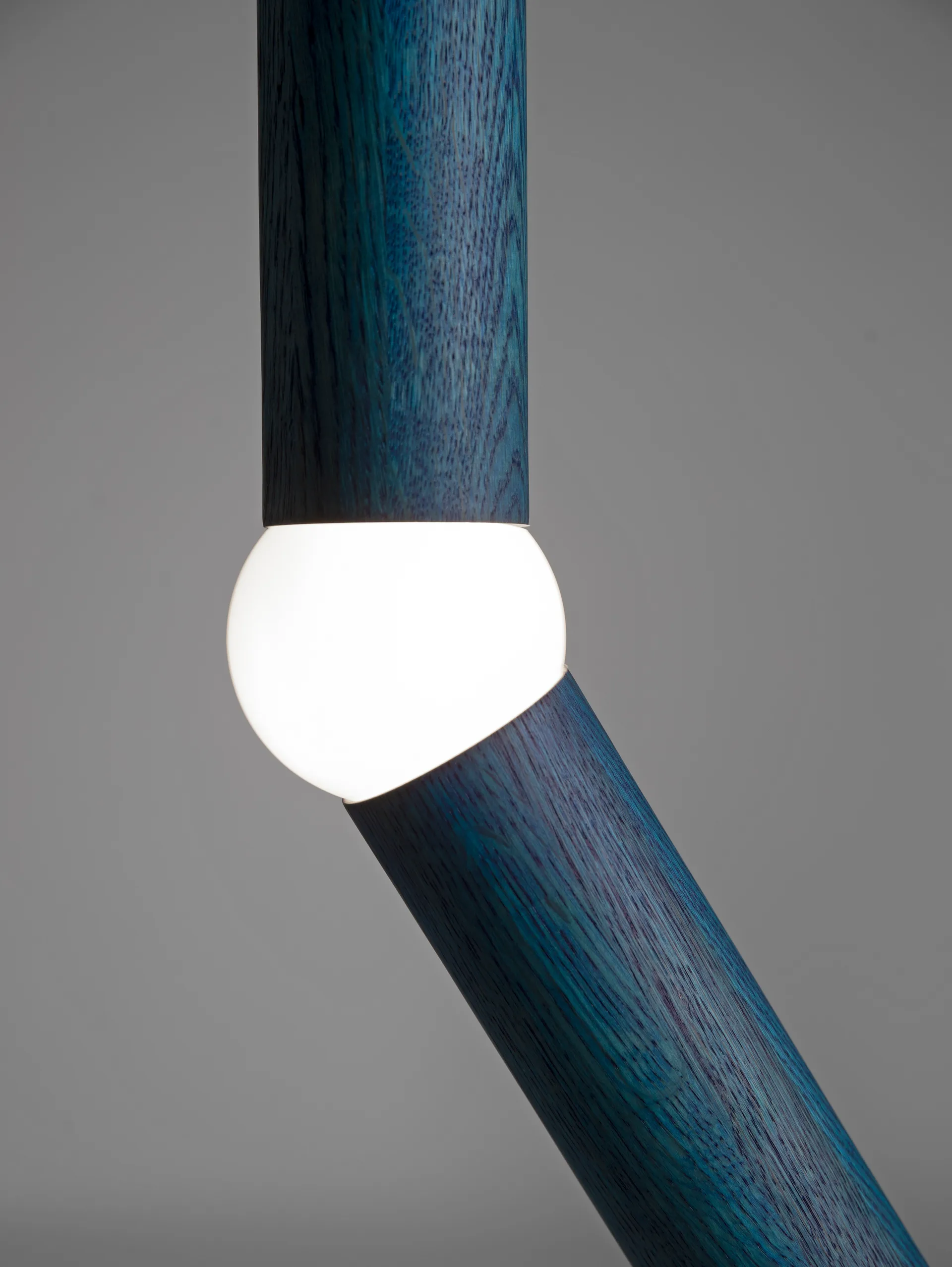 Lightbone vloerlamp 124,3 cm, Blue oak Oblure