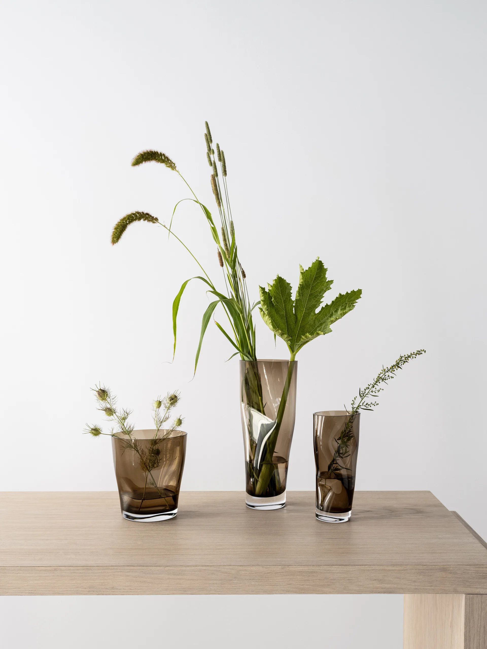 Squeeze vaas 34 cm, Bruin Orrefors