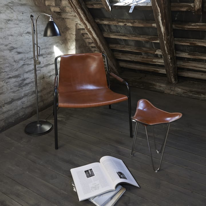 September loungestoel, leer cognac, zwartgelakt stalen onderstel OX Denmarq