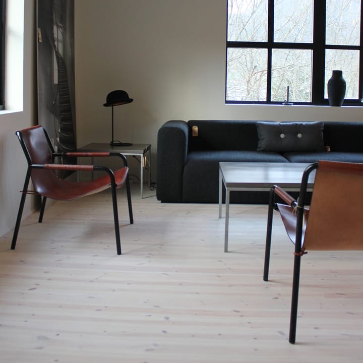 September loungestoel, leer cognac, zwartgelakt stalen onderstel OX Denmarq
