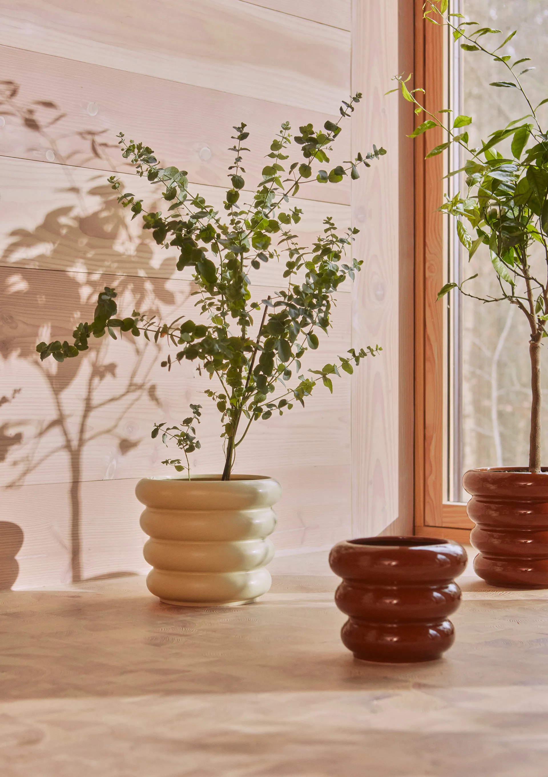 Awa bloempot groot Ø25,7 cm, Shiny Caramel OYOY