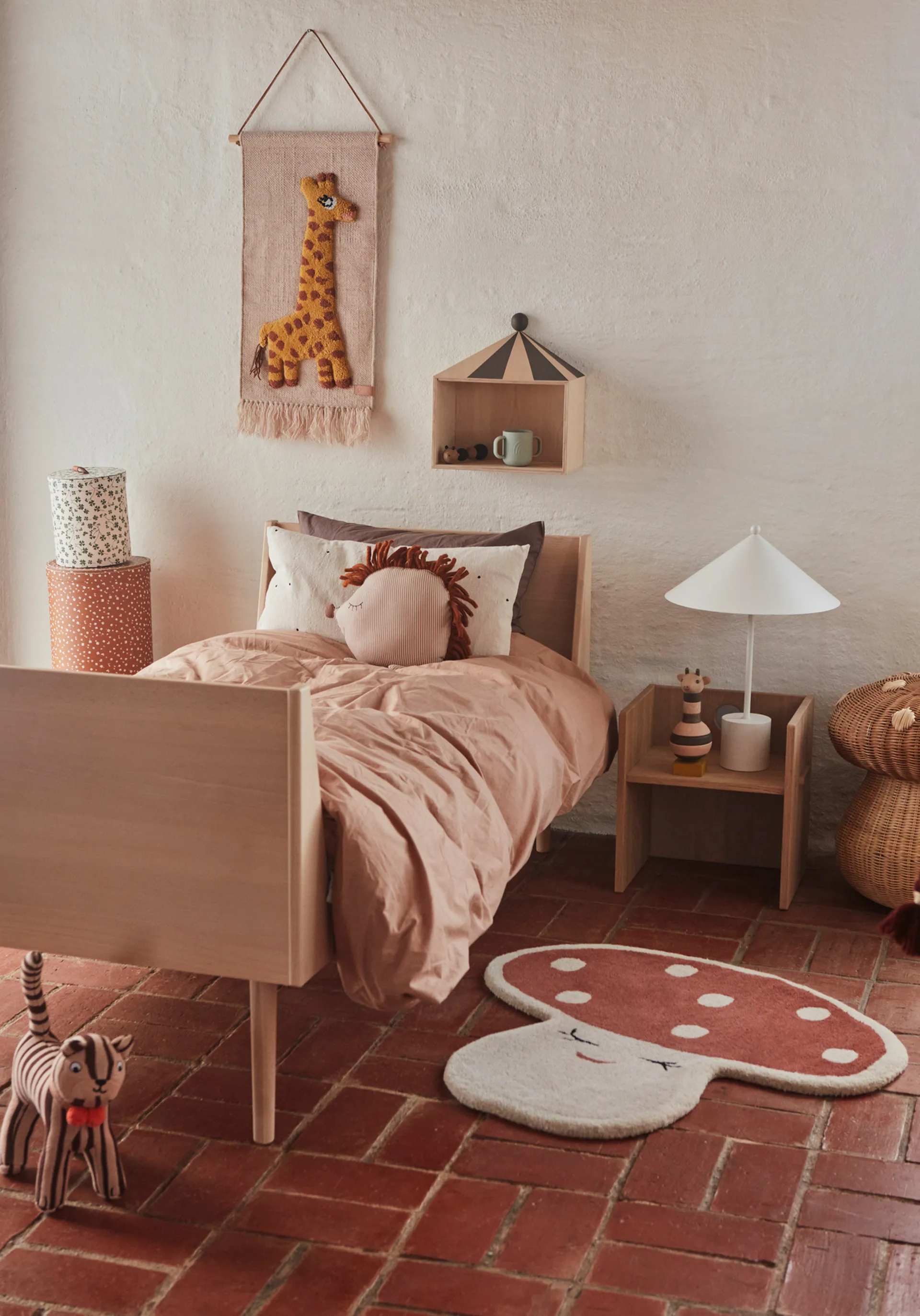 Malle mushroom vloerkleed 75x77 cm, Red OYOY