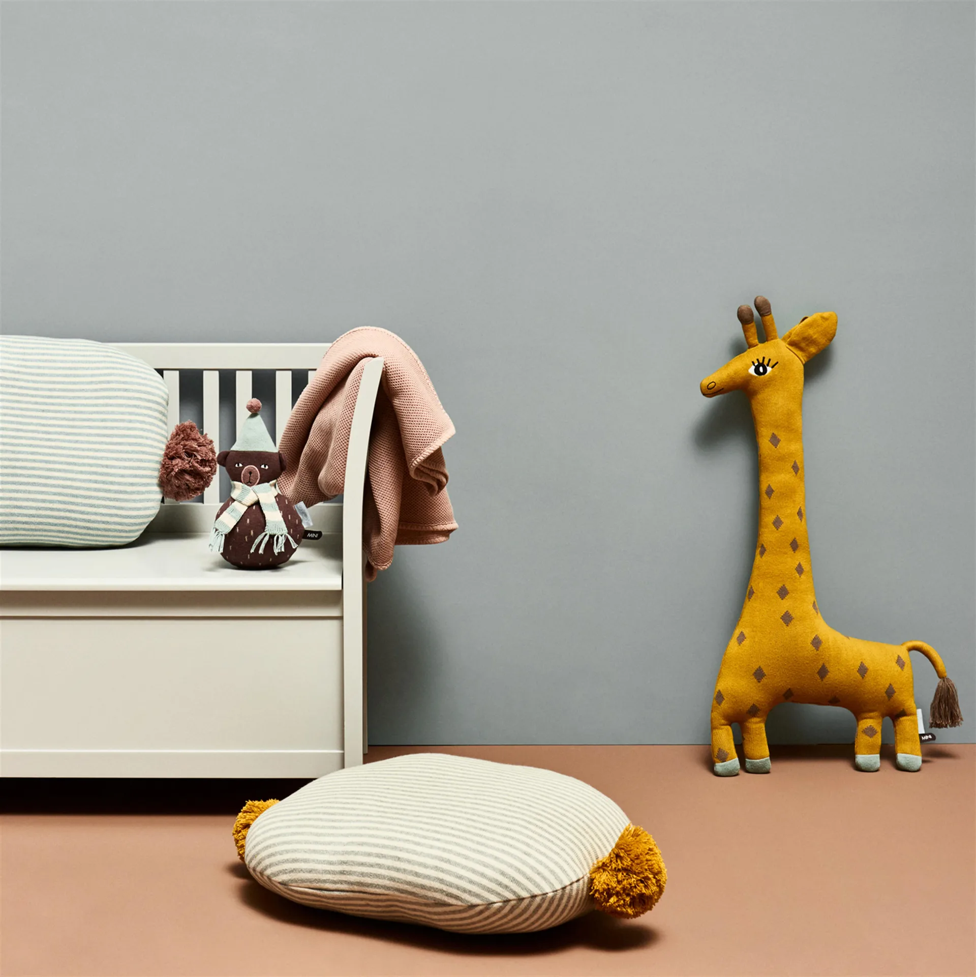 Noah the giraff knuffel, geel OYOY