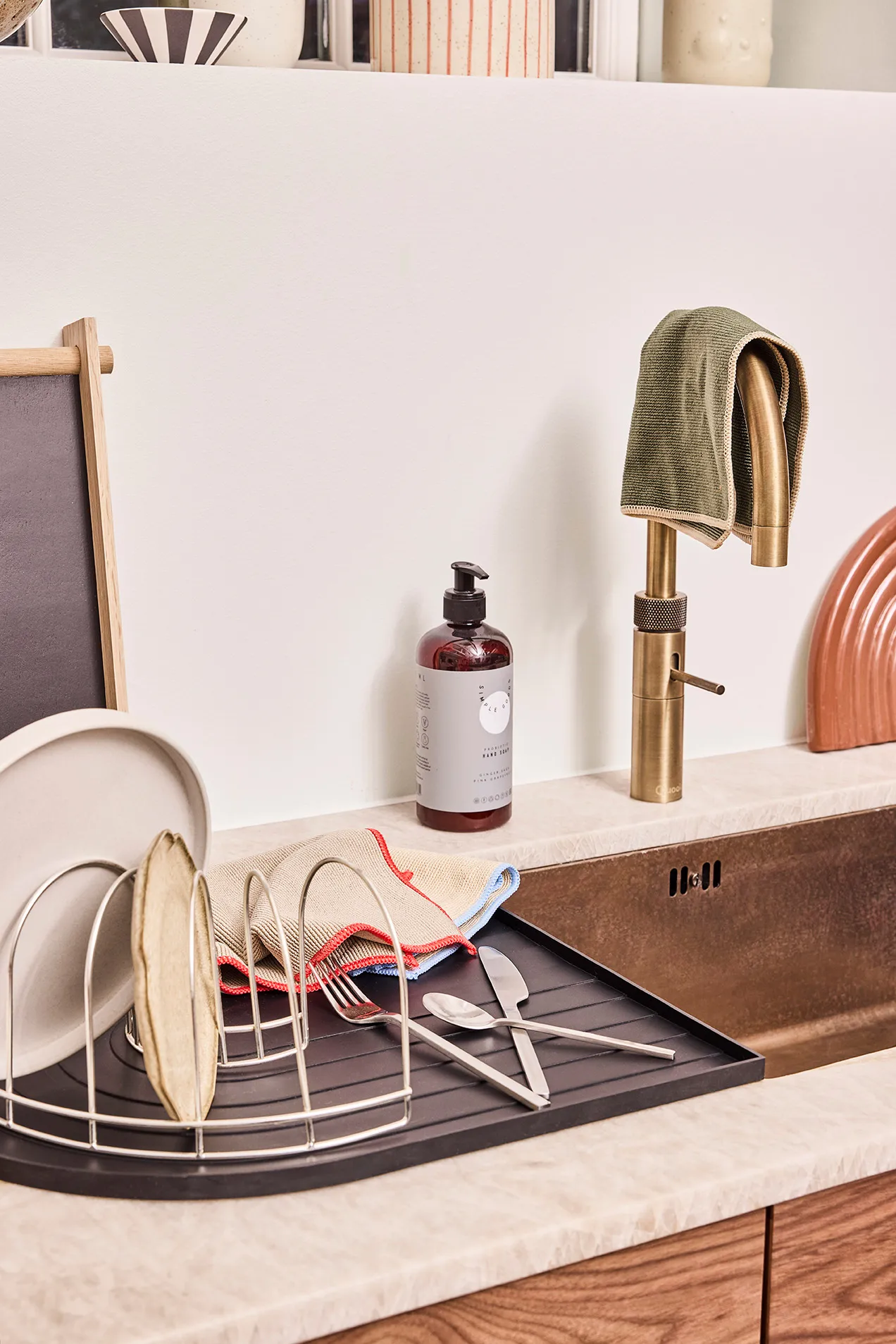 Pieni dienblad small 23,5x36,5 cm, Black OYOY