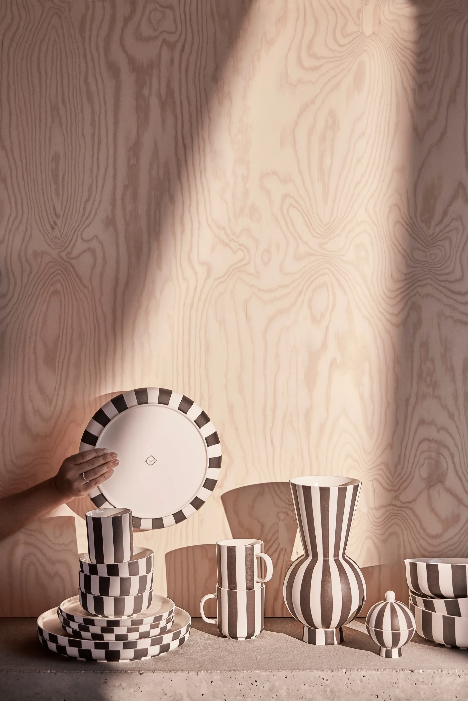 Toppu mok, Black-white OYOY