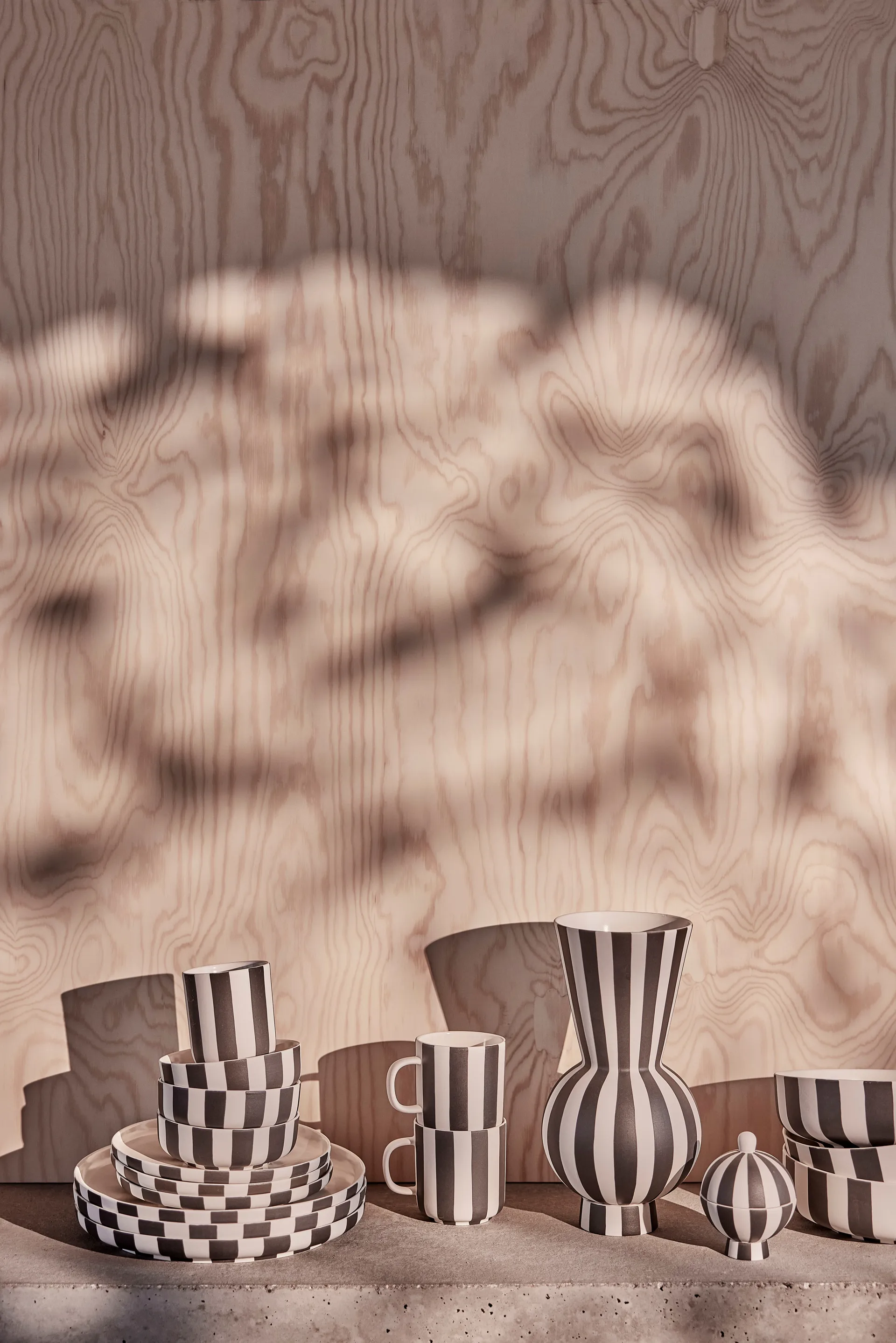 Toppu mok, Black-white OYOY