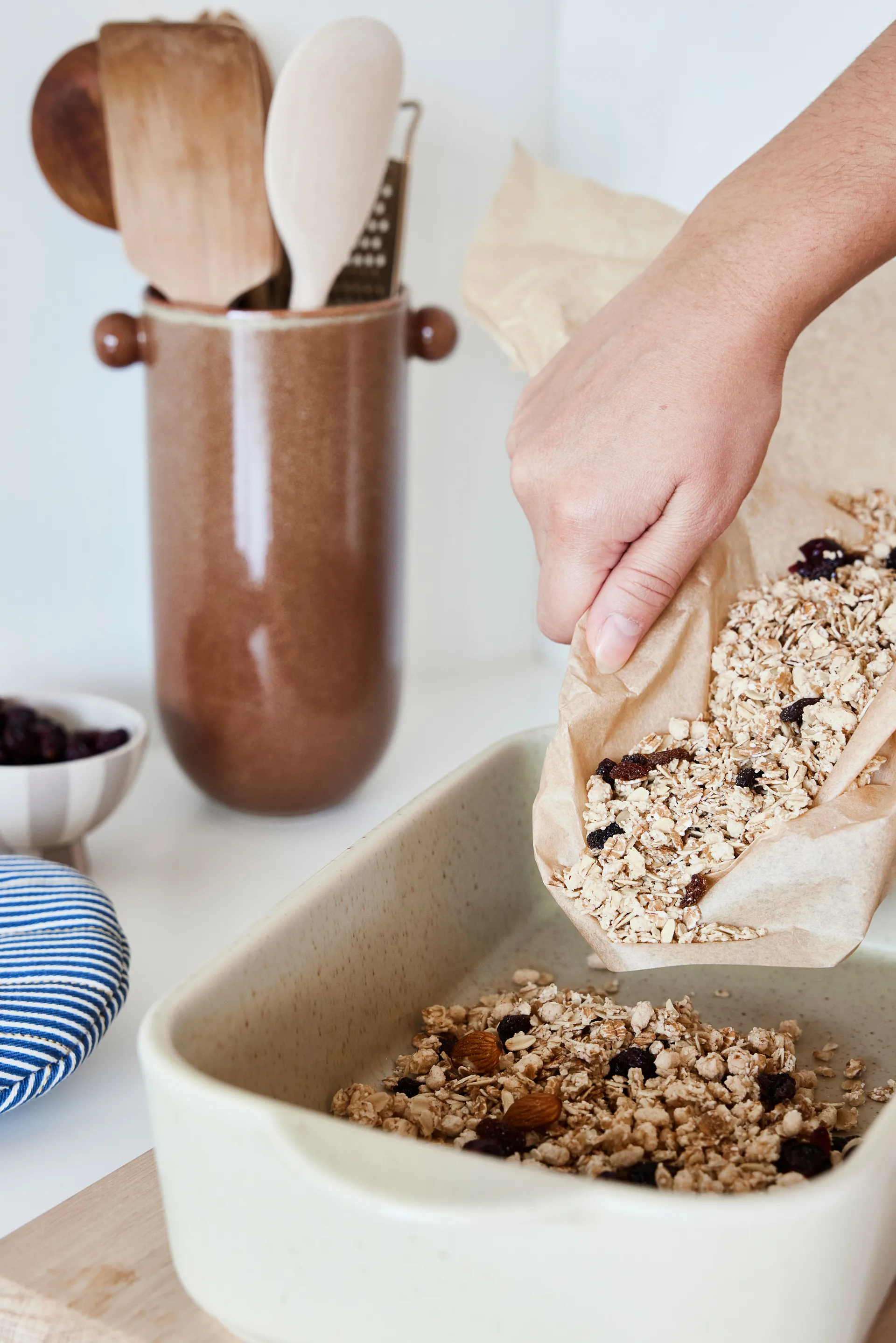 Yuka ovenschaal 17,5x32 cm, Reactieve OlijfReactive Olive OYOY