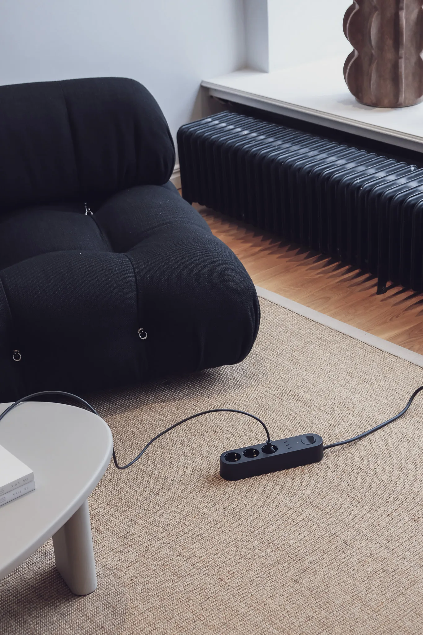 Alma Power Bar stekkerdoos, Midwinter black palett3