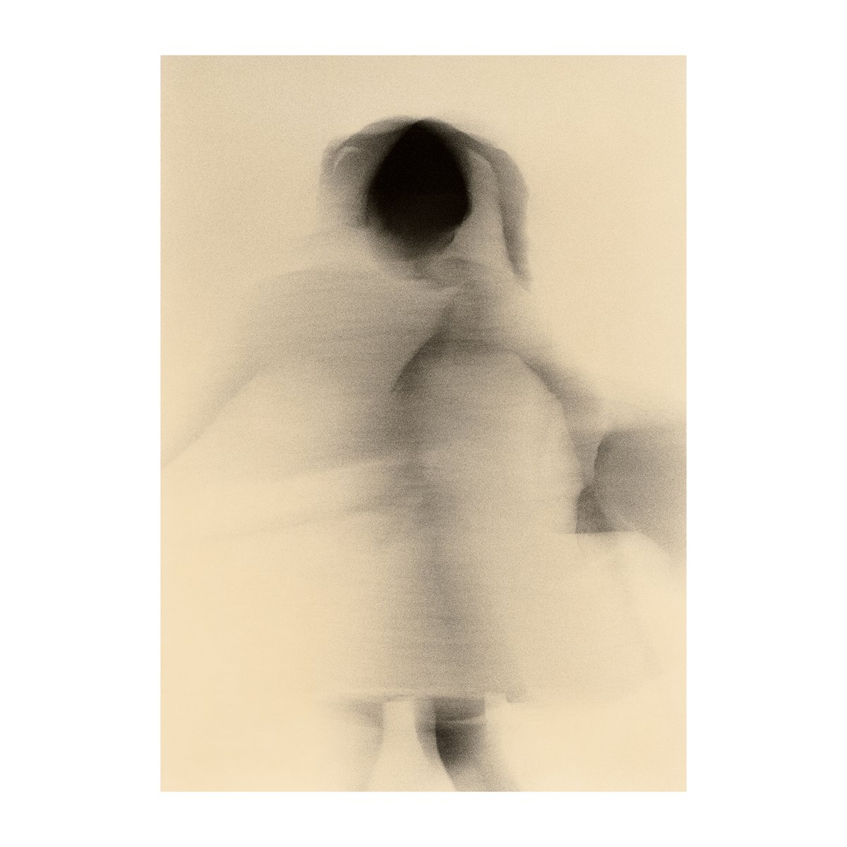 Paper Collective Blurred Girl poster 30x40 cm | Scandinavisch Interieur | Posters | Zwart