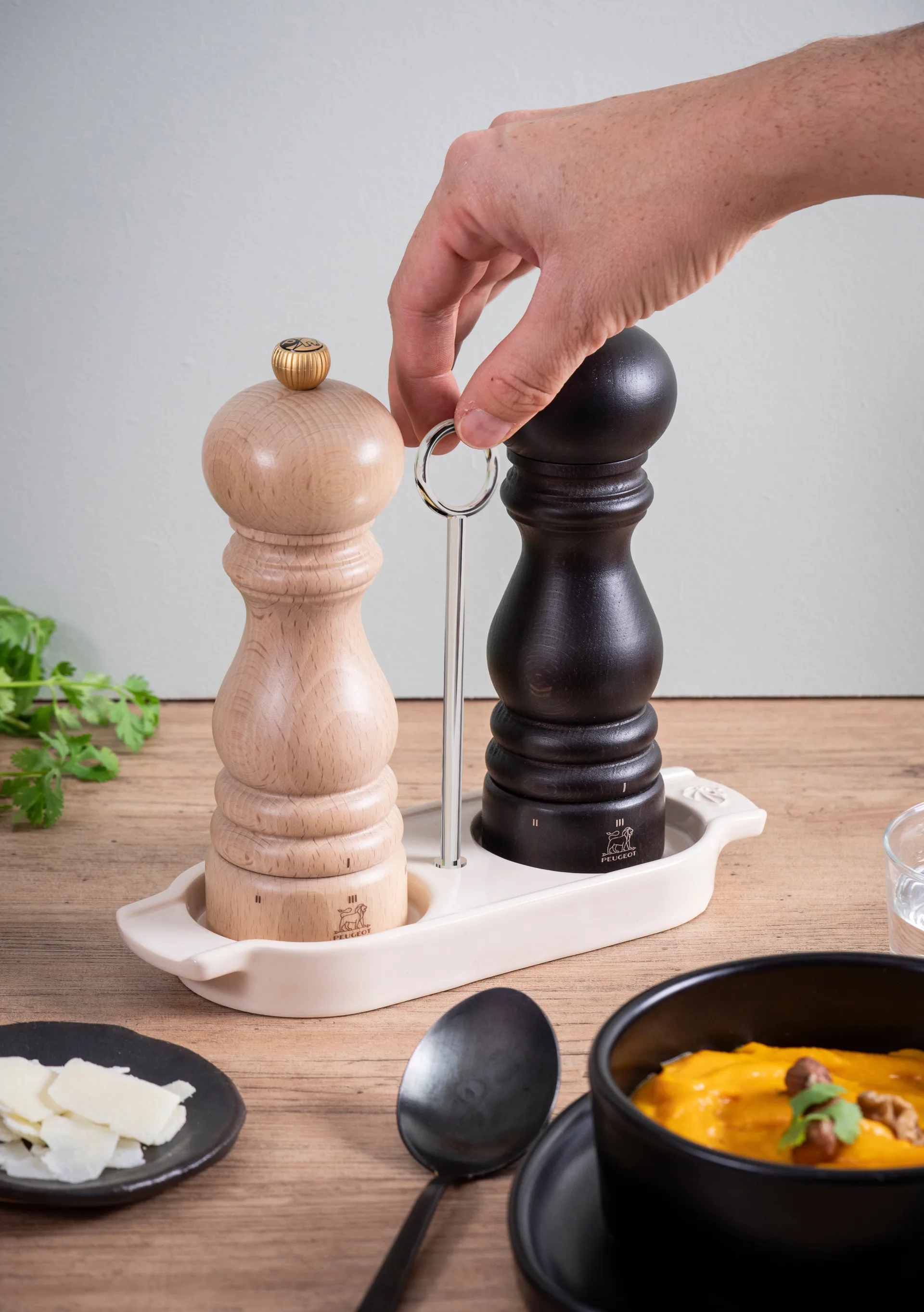 Linea kruidenmolenrek met handvat, Ecru Peugeot